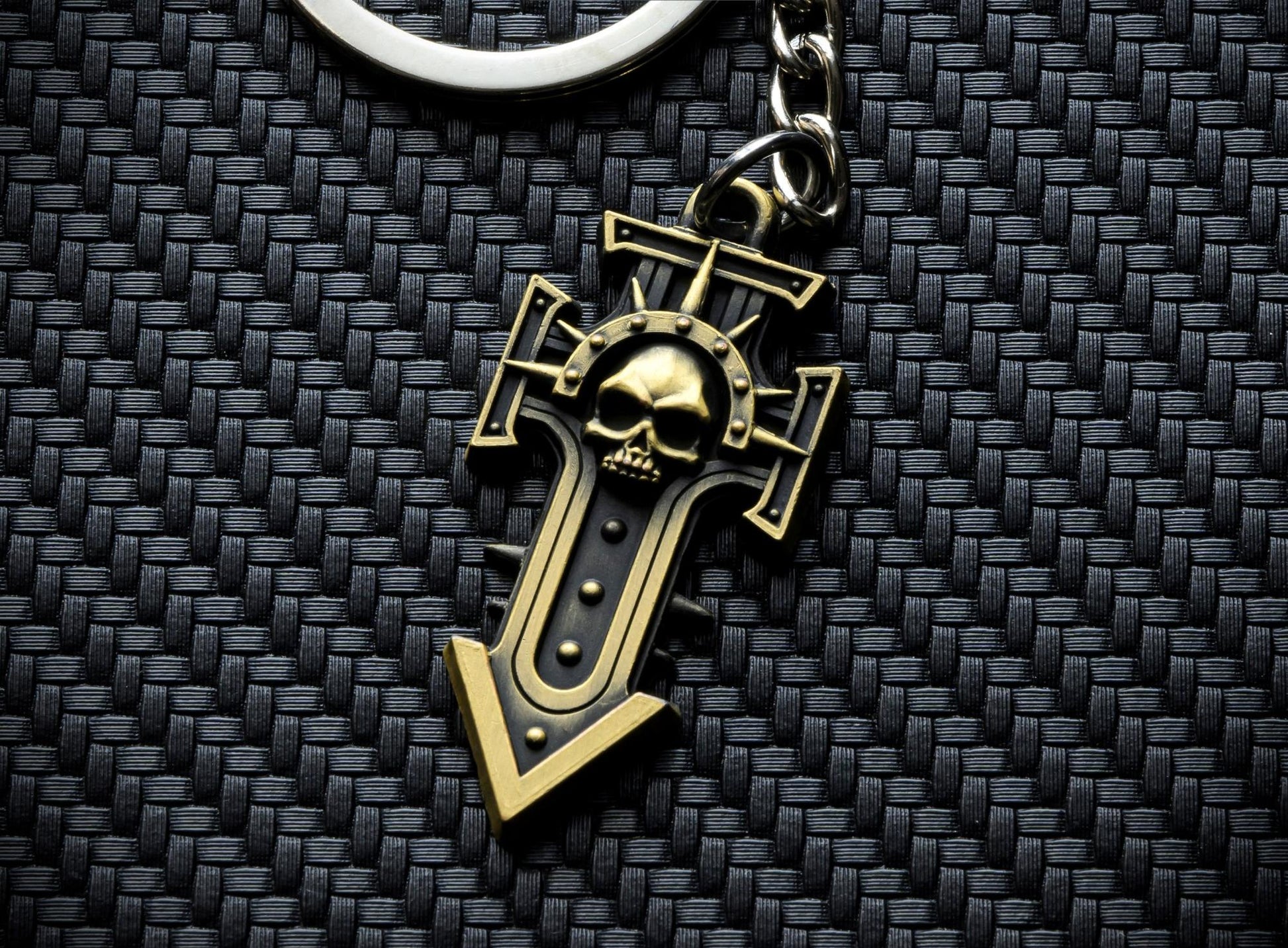 Warhammer 40K Indomitus Crusade Honour Relic – Inquisitorial Skull Cross Pendant / Keychain
