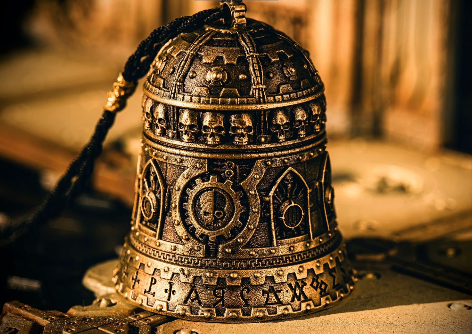 Omnissiah’s Dominus Bell Pendant – Adeptus Mechanicus Inspired Relic