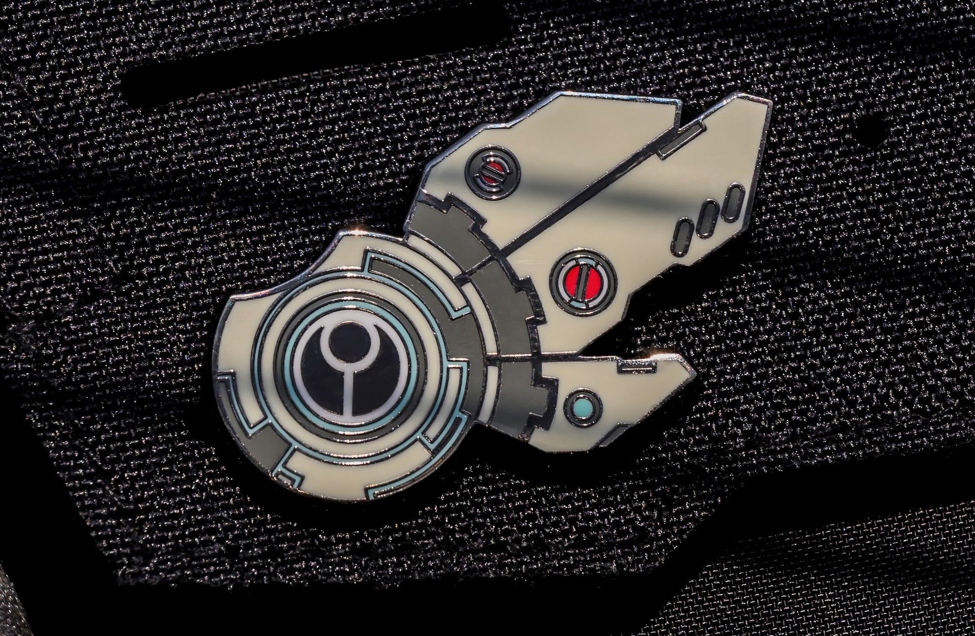 Power Shield Brooch – Warhammer 40K Inspired