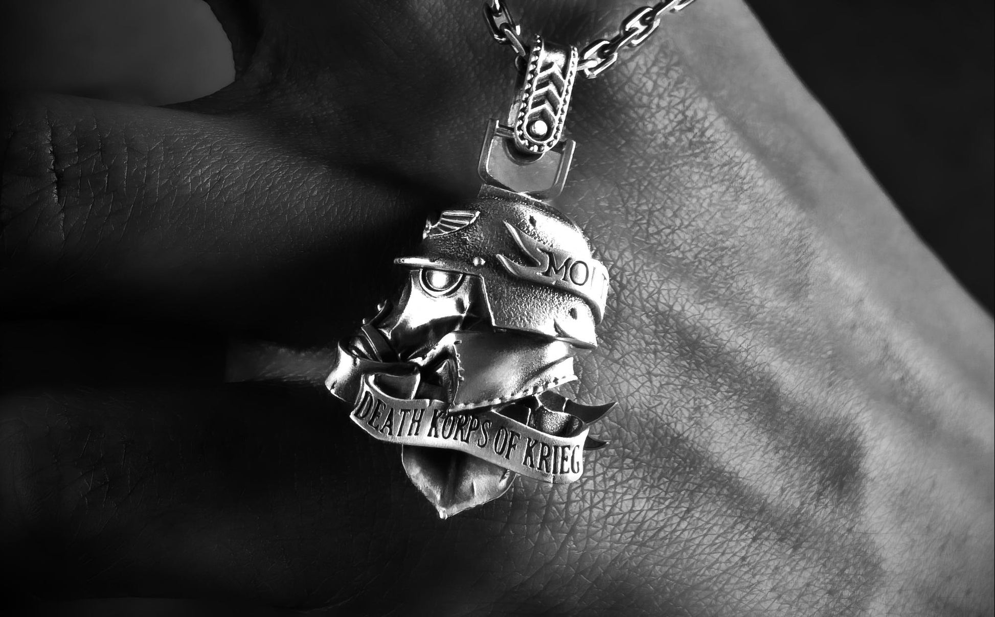 Krieg Oath of the Fallen Pendant – Warhammer 40K Inspired
