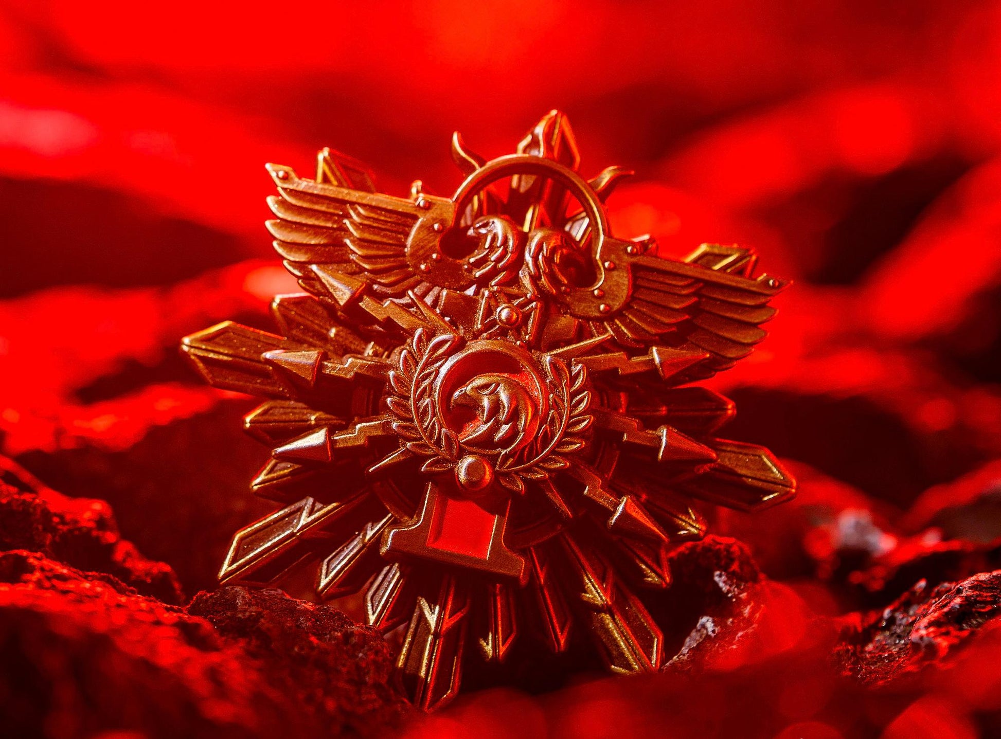 Warhammer 40K Enamel Pin-Adeptus Custodes Bodyguards Badge | Gold Plated Brooch | Astra Miliitarum Fan Gift | Gothic Sci-Fi Pin | 40K Merch