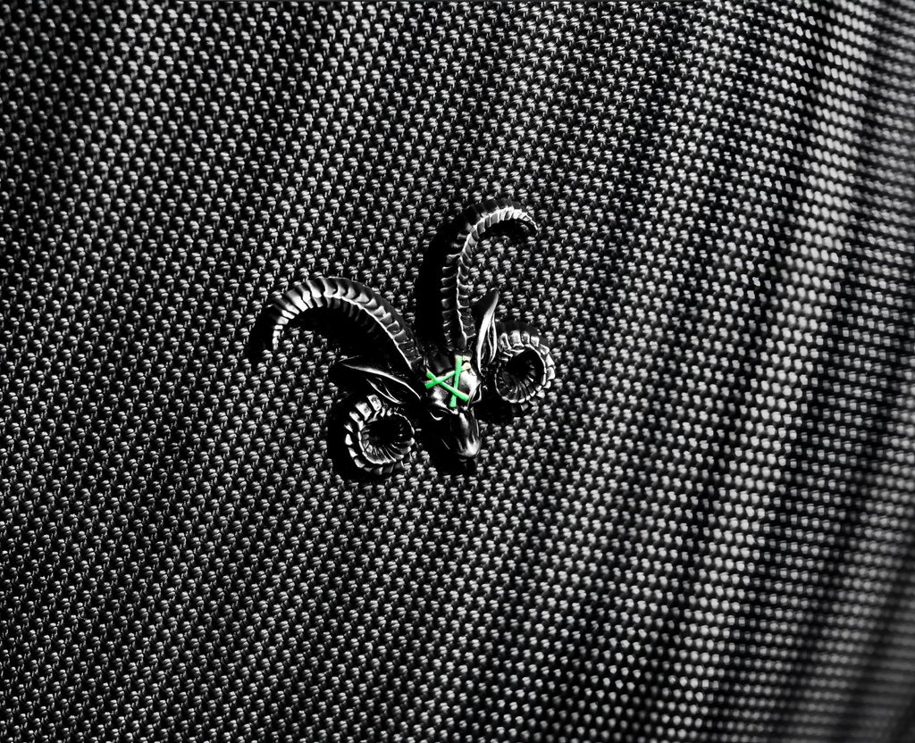 Rat Horn Brooch - Warhammer 40K Inspired