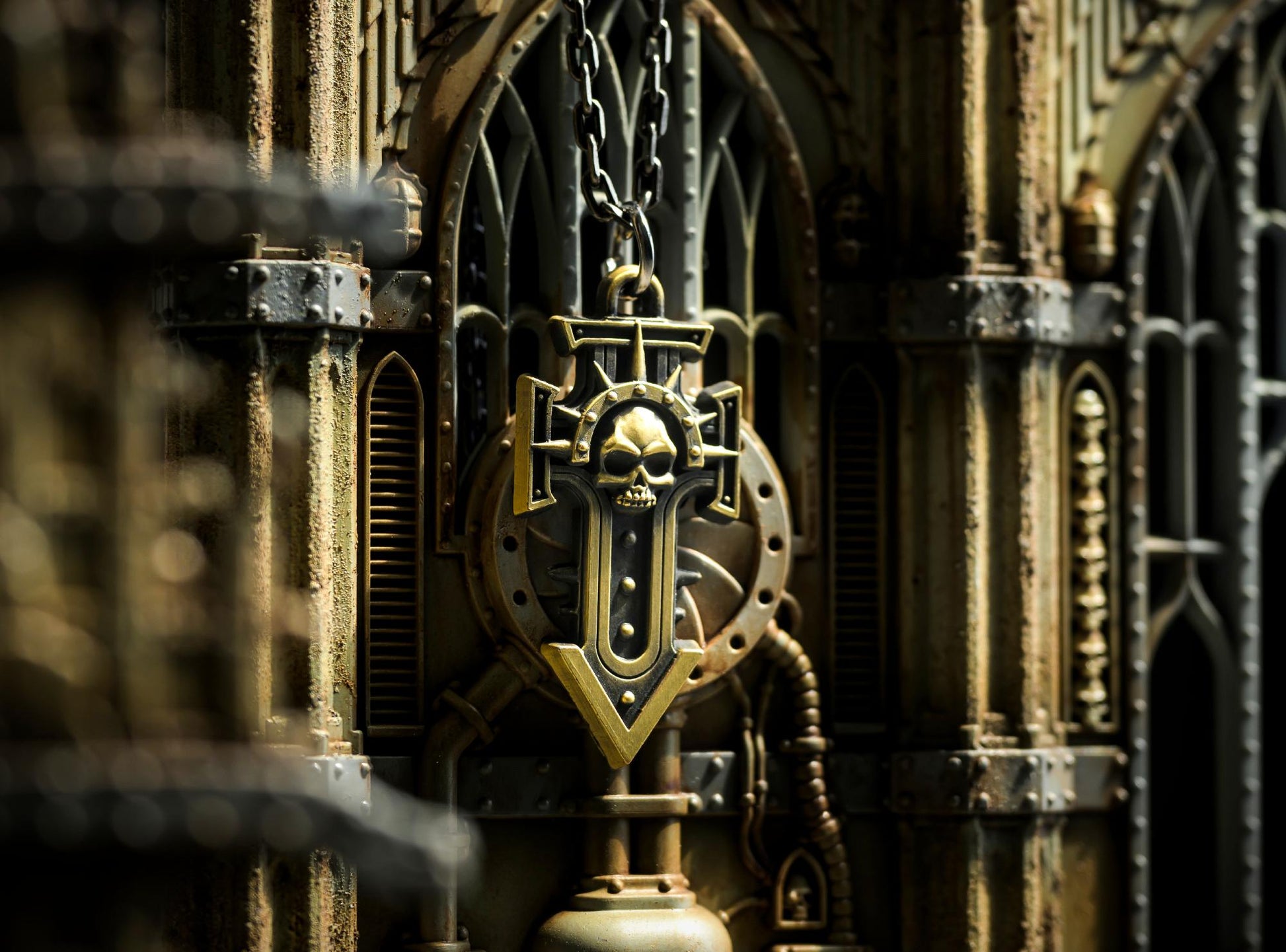 Warhammer 40K Indomitus Crusade Honour Relic – Inquisitorial Skull Cross Pendant / Keychain