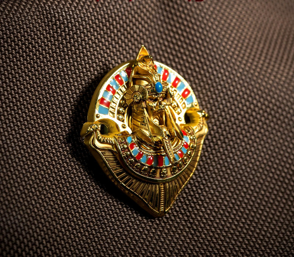 The Gaze Brooch – Warhammer 40K Inspired