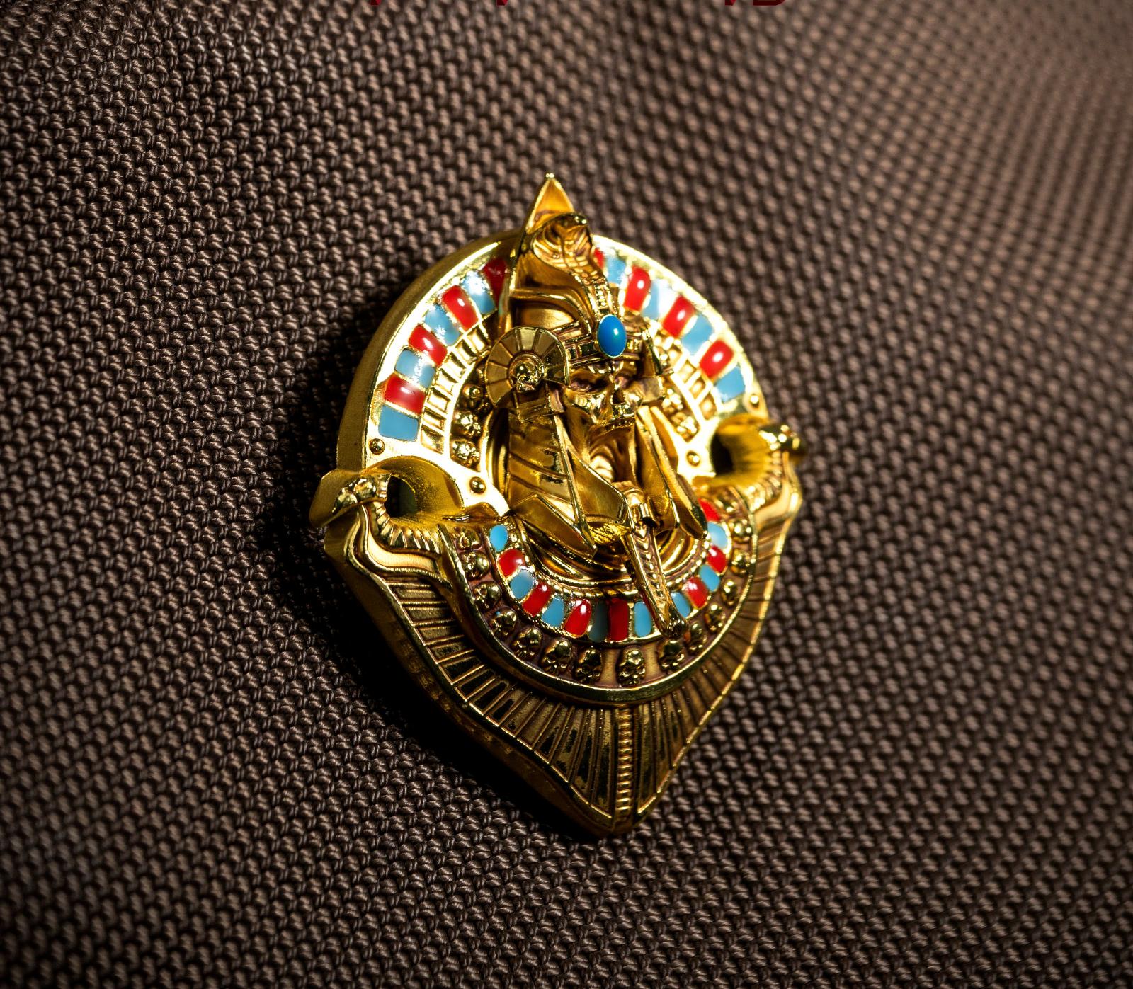 The Gaze Brooch – Warhammer 40K Inspired