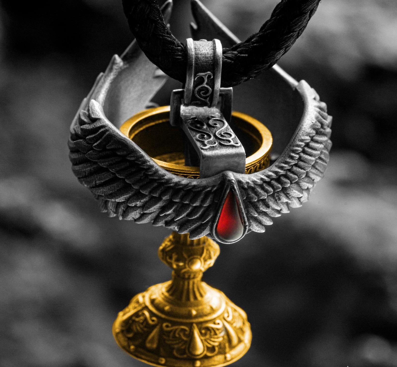 Holy Grail of Sanguine Necklace – Warhammer-Inspired Relic Pendant